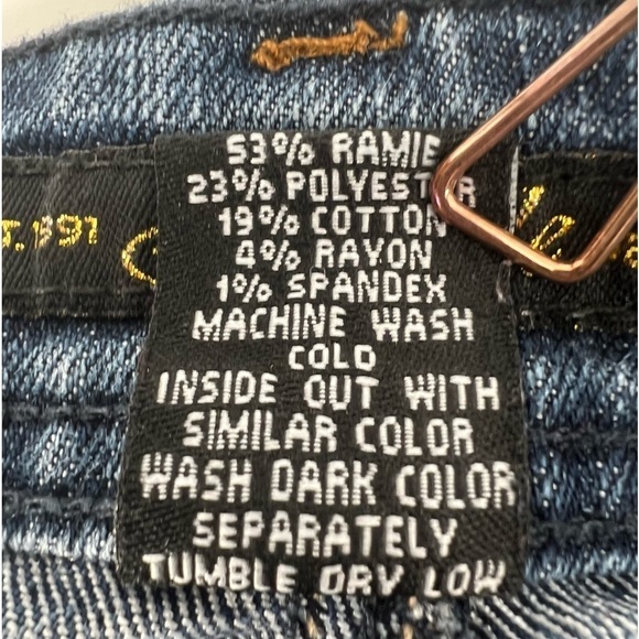 South Pole Jeans Co Embellished Cuffed Hem Shorts Size 13 Women’s - Picture 5 of 7